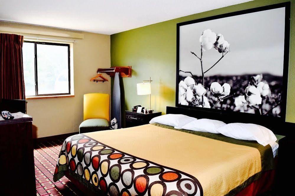 Super 8 By Wyndham Homewood Birmingham Area Exteriör bild